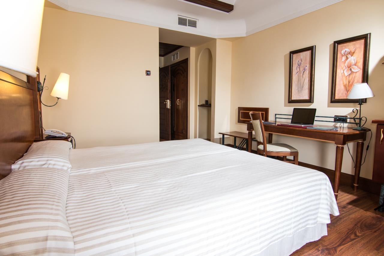 Hotel Abades Guadix Buitenkant foto